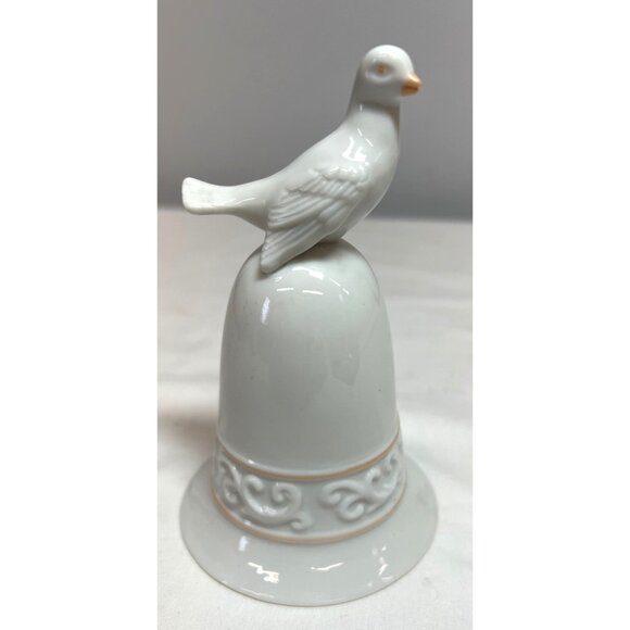 Ceramic Bird Figurine Bell By Avon 1981 No Chips - Picture 1 of 4